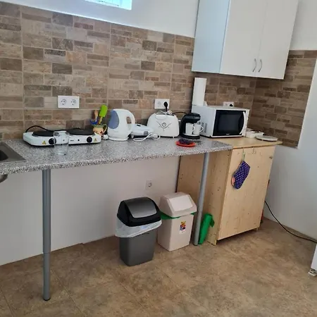 Kakasdombi Apartman * Balatonszabadi
