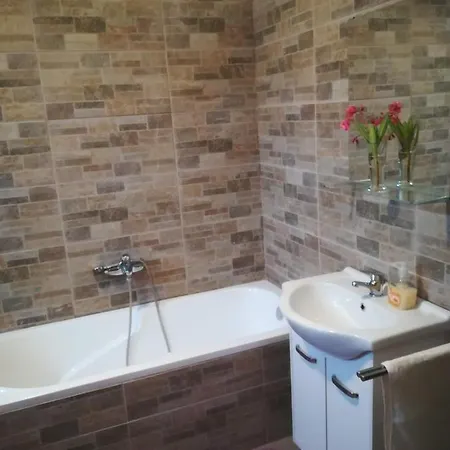Kakasdombi Apartman Gasthof 3*